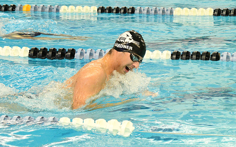 Bruns and Gardner show off at Hiram
