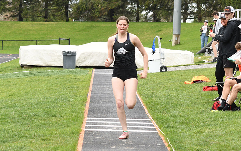 Smith takes 6th in 1500 meters