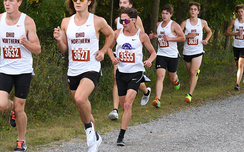 Roudebush paces Beavers at HCAC Championship